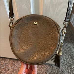 Michael by Michael Kors canteen bag 7” round